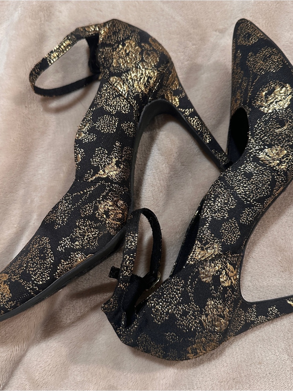 CHRISTIAN SIRIANO by Payless Pointy-Toe Jacquard Stilettos with Ankle Strap - Picture 4 of 9